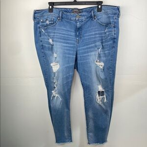 Torrid Crop Boyfriend Vintage Stretch Distressed Blue Jeans size 24 plus